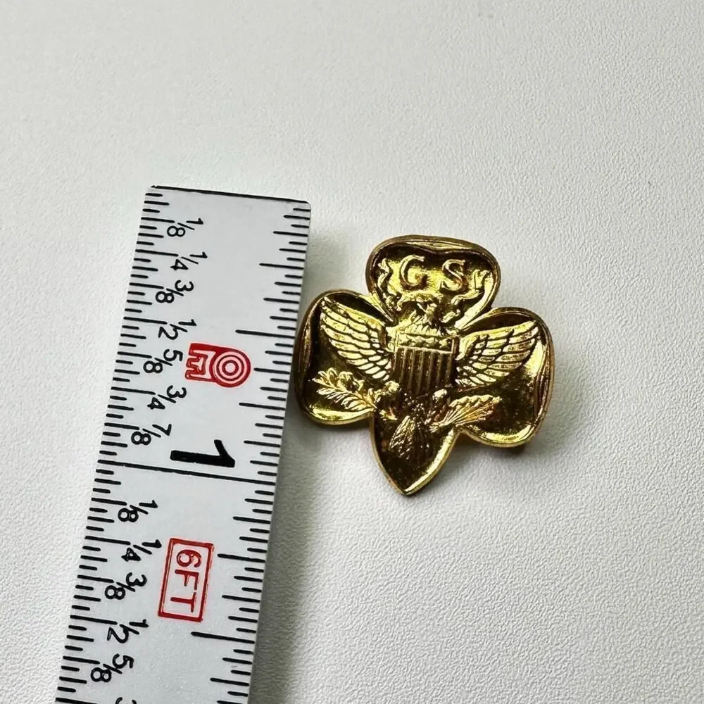 Vintage Girl Scouts Gold Tone Pin Eagle Design Fraternal Collectible Lapel Badge